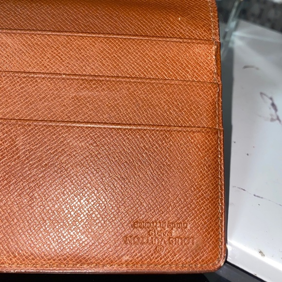 Authentic Louis Vuitton Rare Vintage Monogram checkbook holder - Picture 6 of 13